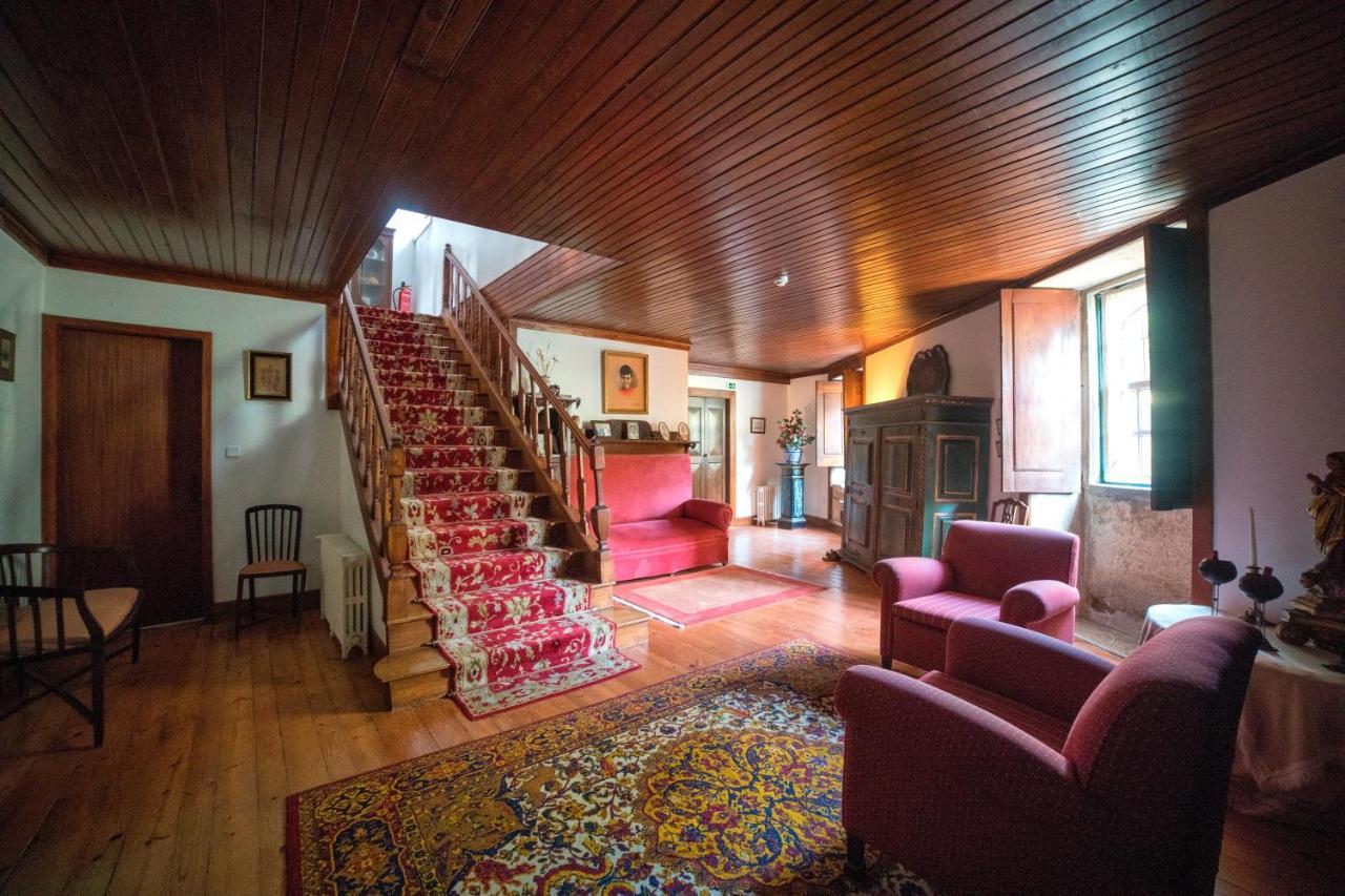 바르셀로스 Casa Dos Assentos De Quintiaes B&B 외부 사진