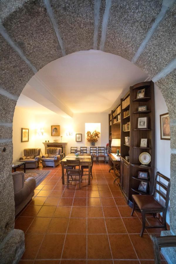바르셀로스 Casa Dos Assentos De Quintiaes B&B 외부 사진