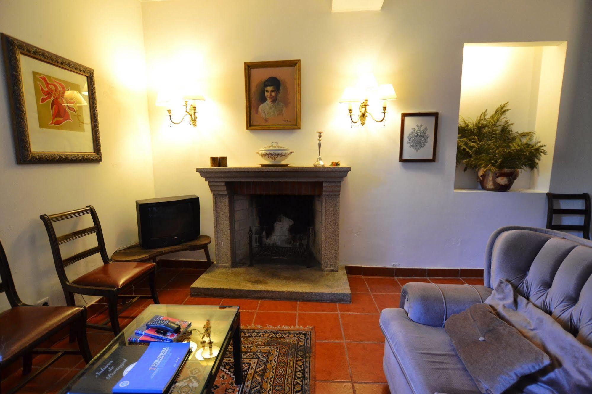 바르셀로스 Casa Dos Assentos De Quintiaes B&B 외부 사진
